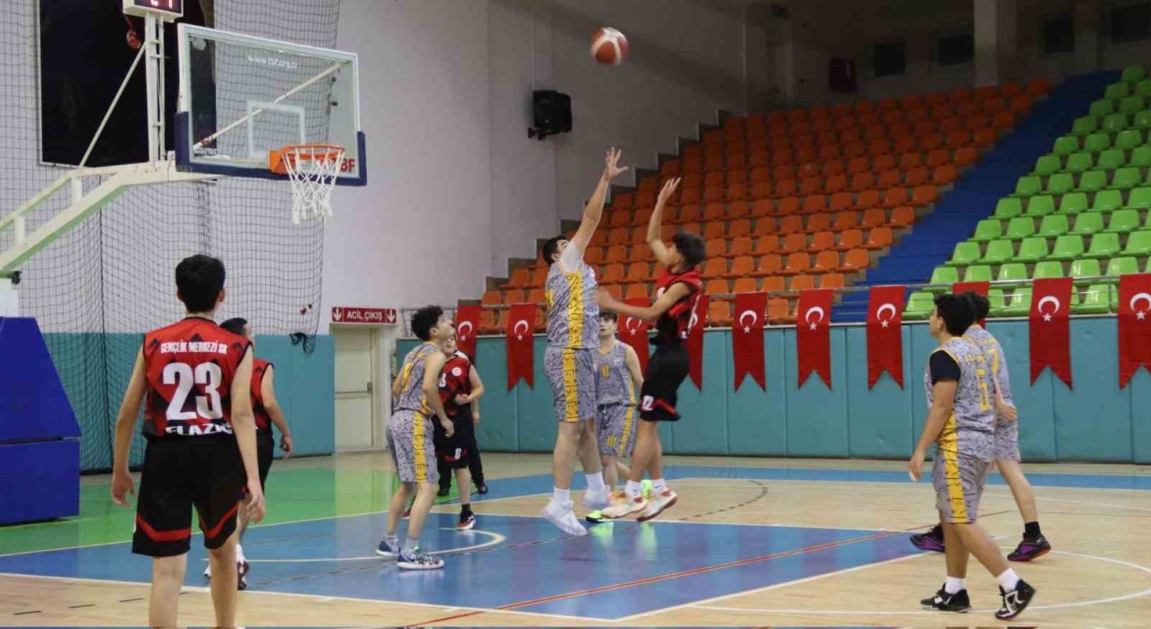 Elazığda basketbol turnuvası tamamladı