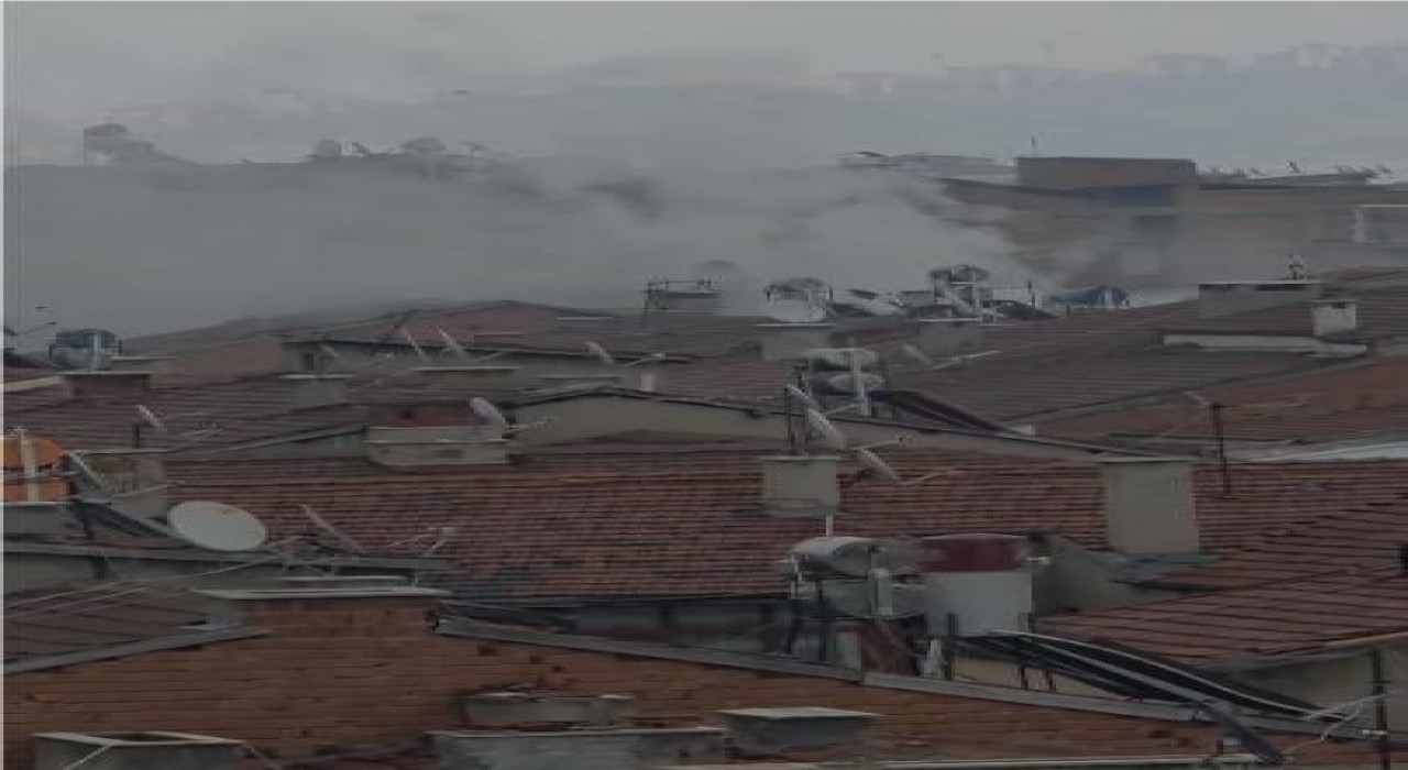 Elazığda metruk binada yangın