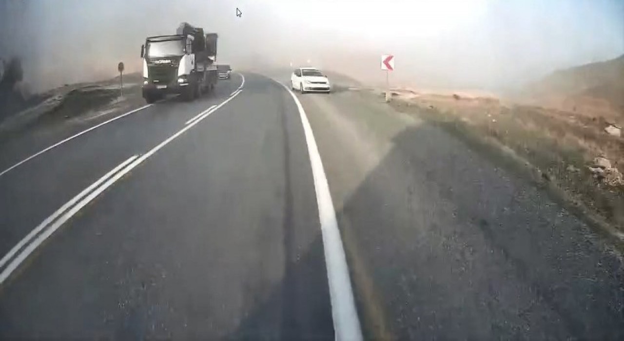 Elazığda otomobilin hatalı sollaması kazaya davetiye çıkardı