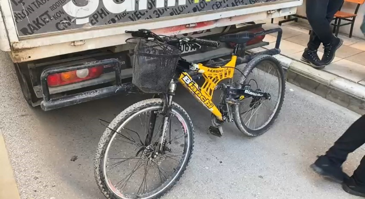 Elazığda pikaba çarpan bisikletli yaralandı