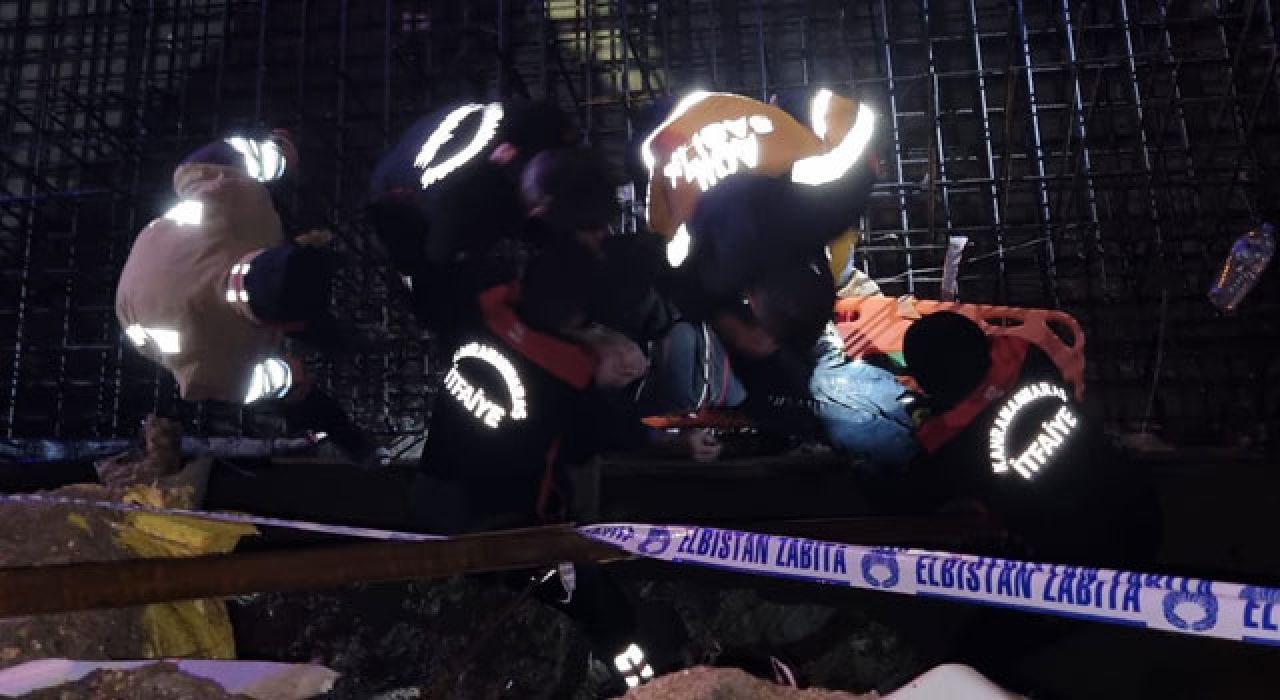 Elbistan’da Çukura Düşen Şahıs İtfaiye Tarafından Kurtarıldı