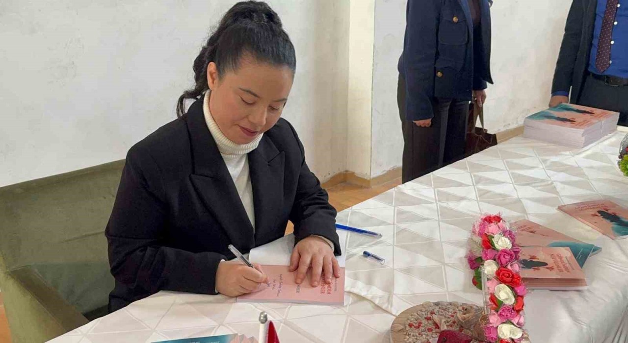 Engelli Ümmühan, ilk kitabını Cumhurbaşkanı Erdoğana yazdı