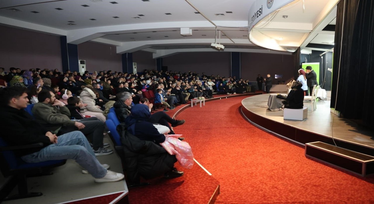 Erenlerde Fadıl &amp; Faik Yanlış Anlama oyunu sahnelendi