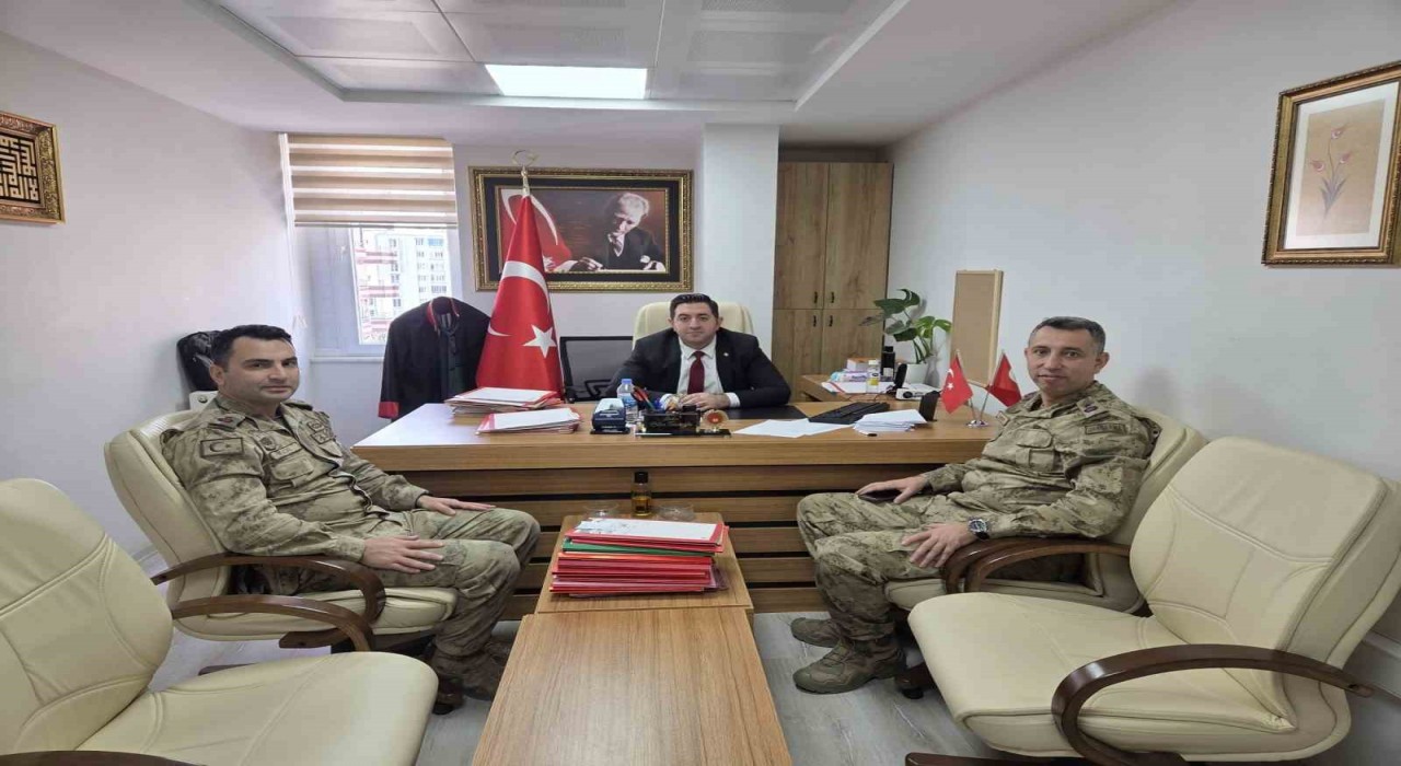 Ergani Sulh Ceza Hakimi Tosunoğlu, tabur ve ilçe jandarma komutanını ağırladı