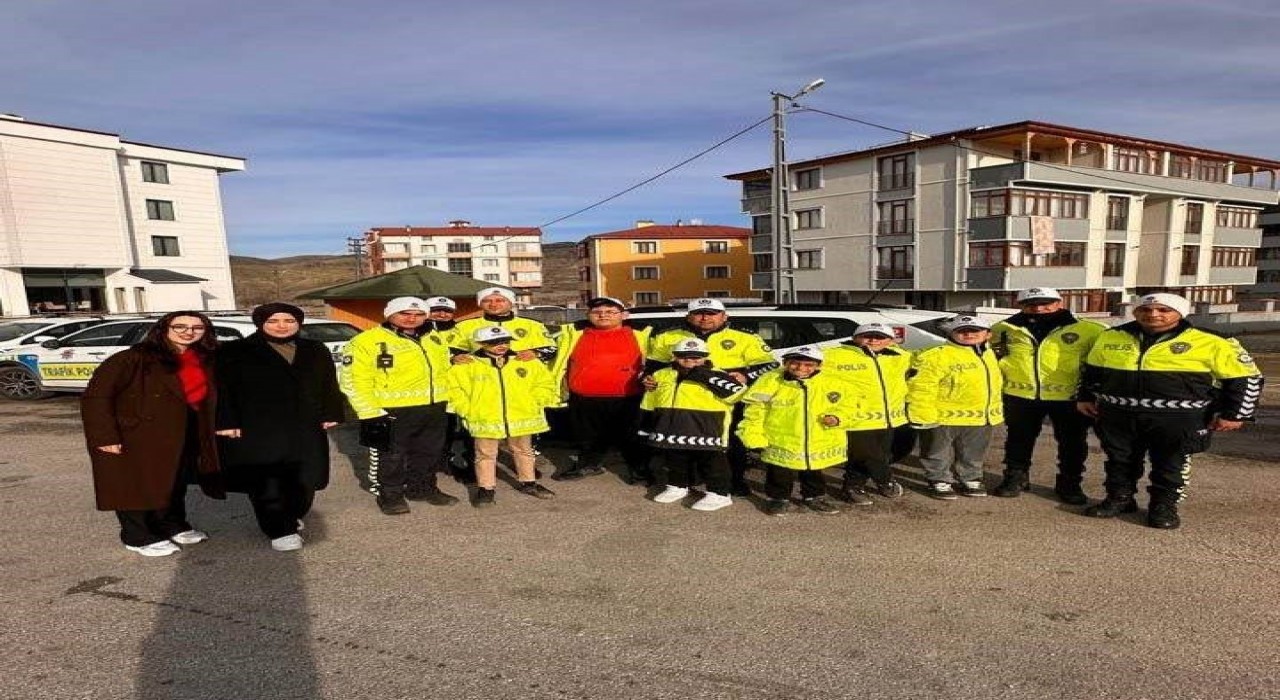Erzincan Emniyetinden Engelliler Gününde öğrencilere özel trafik etkinliği