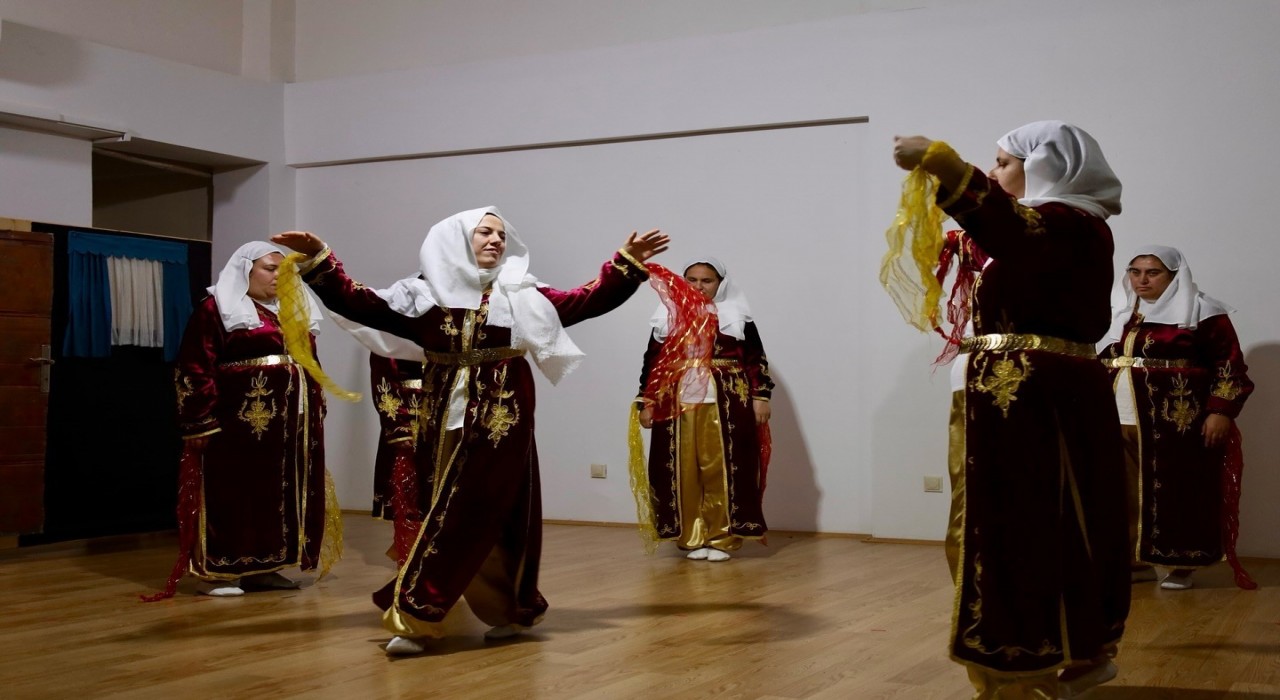 Erzincanda engelsiz kızlar Dünya Engelliler Gününde sahne aldı