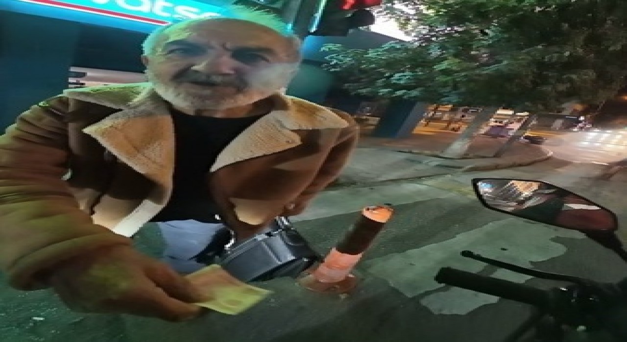 Eskişehirde yürek ısıtan karşılıklı hediyeleşme görüntüleri