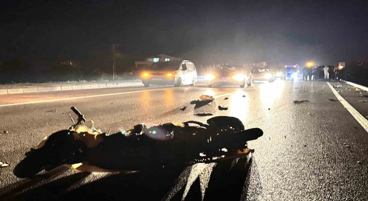 Fethiyede hafif ticari araç, elektrikli bisiklete çarptı: 1 ölü