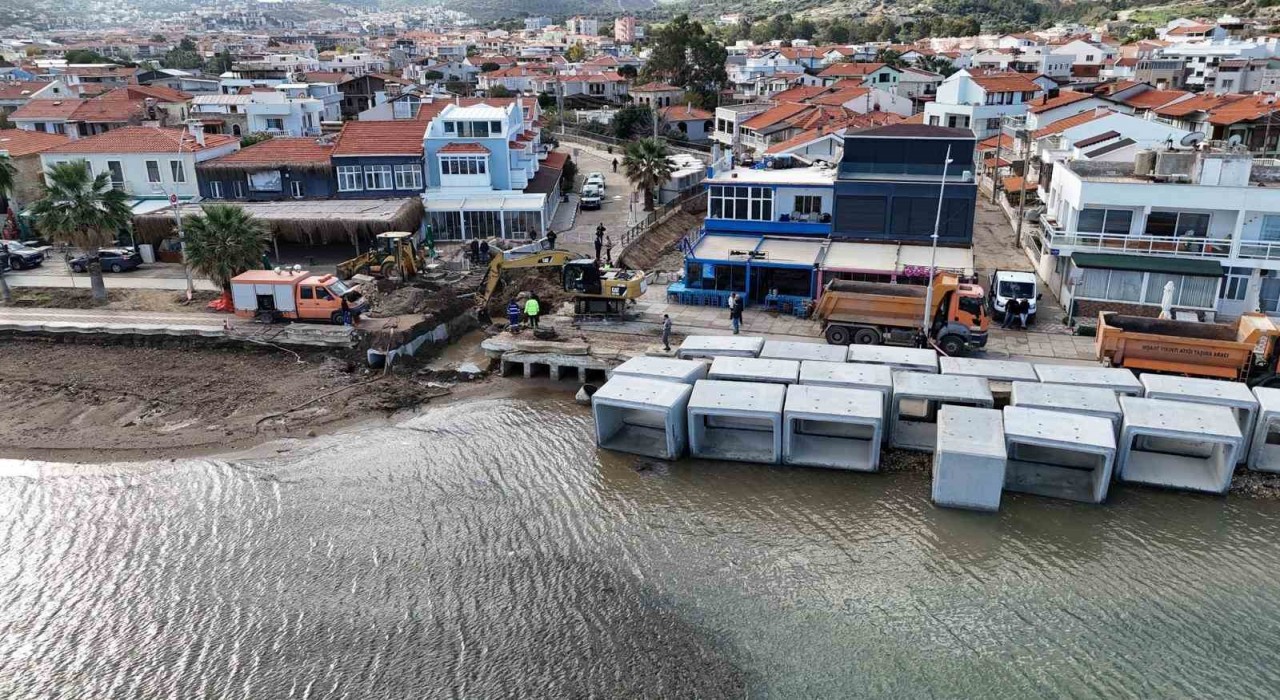 Foçada sel ve taşkın felaketine gecikmeli tedbir