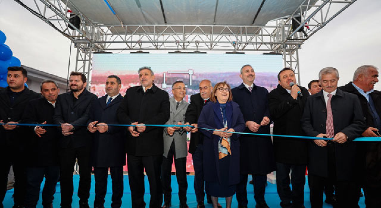 Gaziantep’te 6 Bin 321 Metrekarelik Mithat Paşa Parkı Hizmete Açıldı