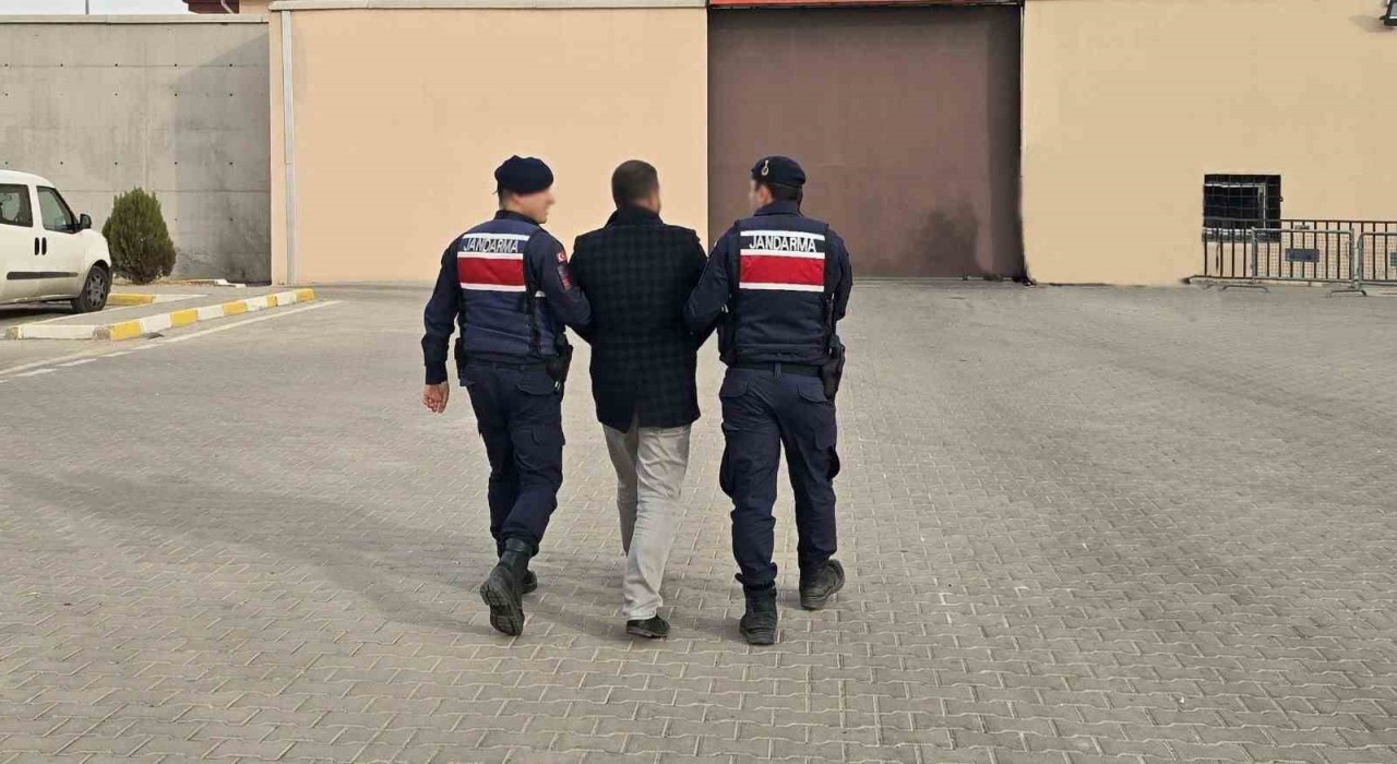 Gaziantepte aranan 3 şahsı jandarma yakaladı