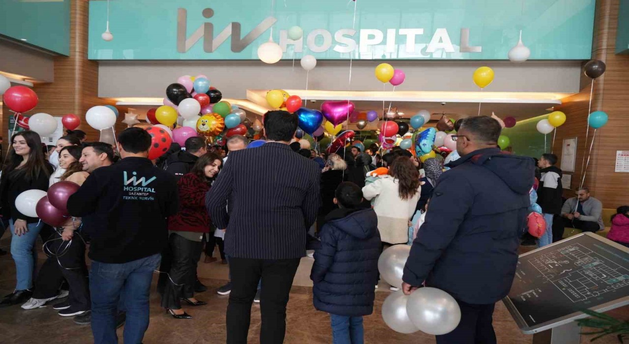 Gaziantepte kanseri yenen Melih Tuğra için gökyüzüne balonlar bırakıldı