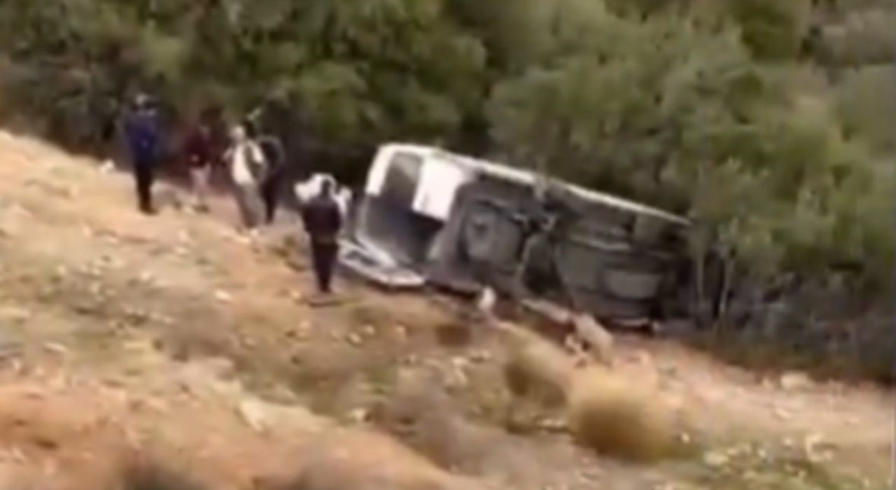 Gaziantepte tarım işçilerini taşıyan minibüs şarampole uçtu: 1 ölü, 3 ağır yaralı