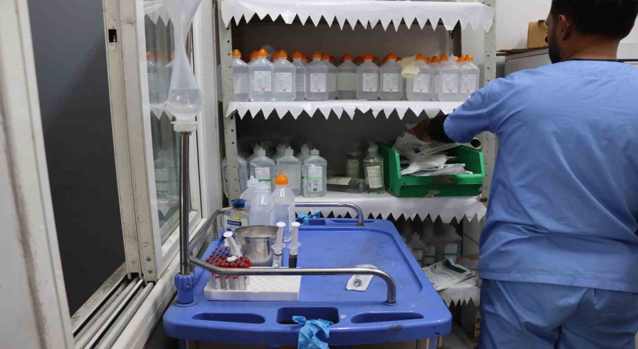 Gazzede hayati ilaçların tükenmesi binlerce hastayı ölümle yüz yüze bırakıyor