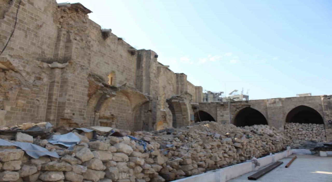 Gazzenin en eski camisi Büyük Ömer Camiinde restorasyon çalışmaları başladı