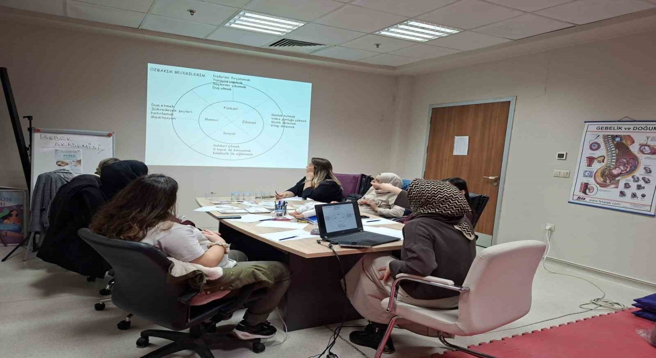 Gebe okulu programları devam ediyor