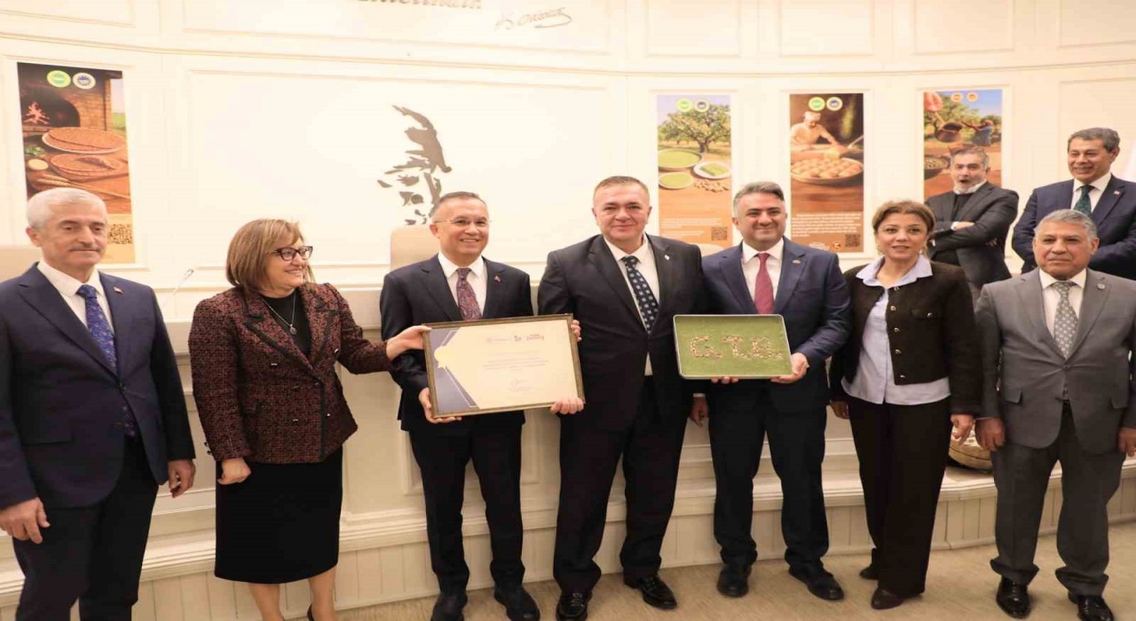 GTBye coğrafi işaret başarıları için teşekkür plaketi