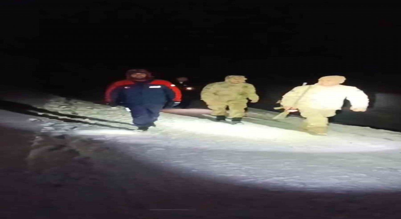 Gümüşhanede yaylada kar nedeniyle mahsur kalan vatandaşlar kurtarıldı