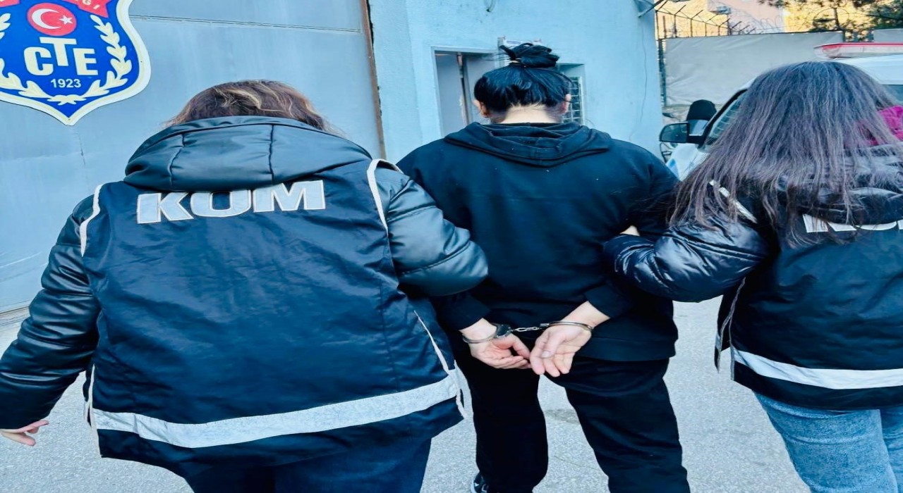 Gürcistana kaçmak isteyen uyuşturucu suçlusu Hopada yakalandı