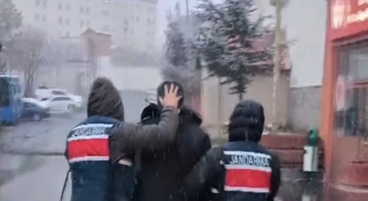 Hakkaride 2 firari hükümlü yakalandı