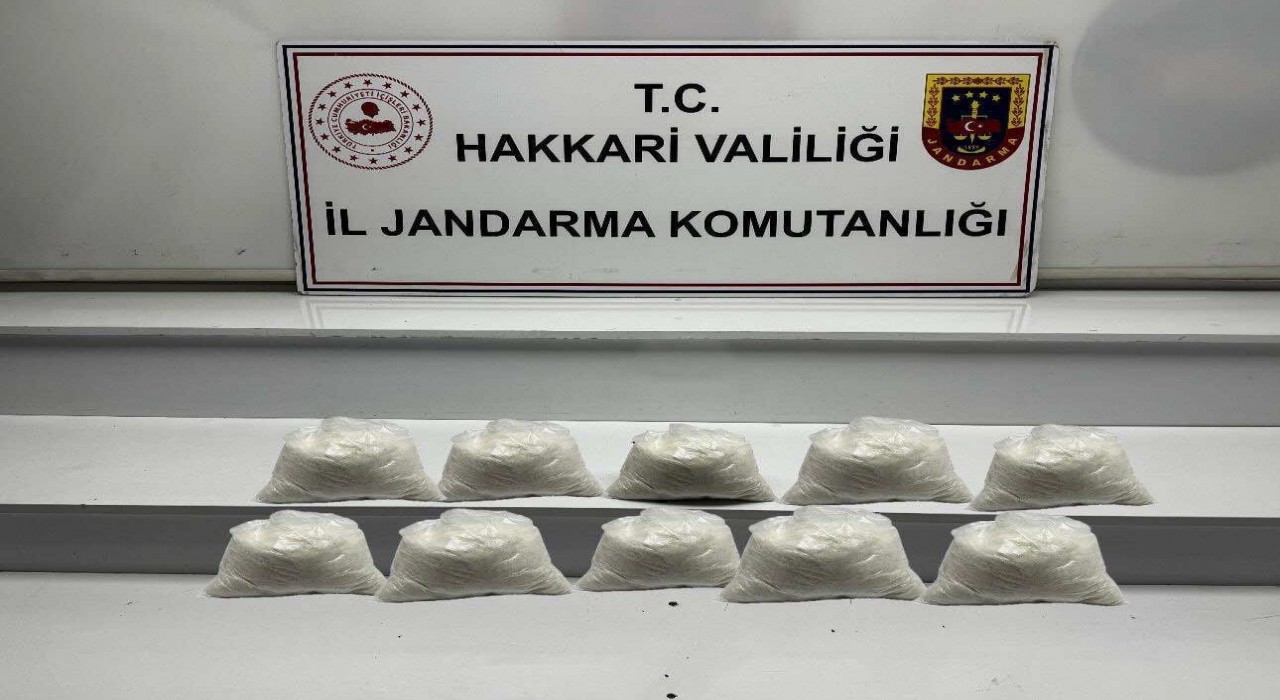 Hakkaride 9 kilo metamfetamin ele geçirildi