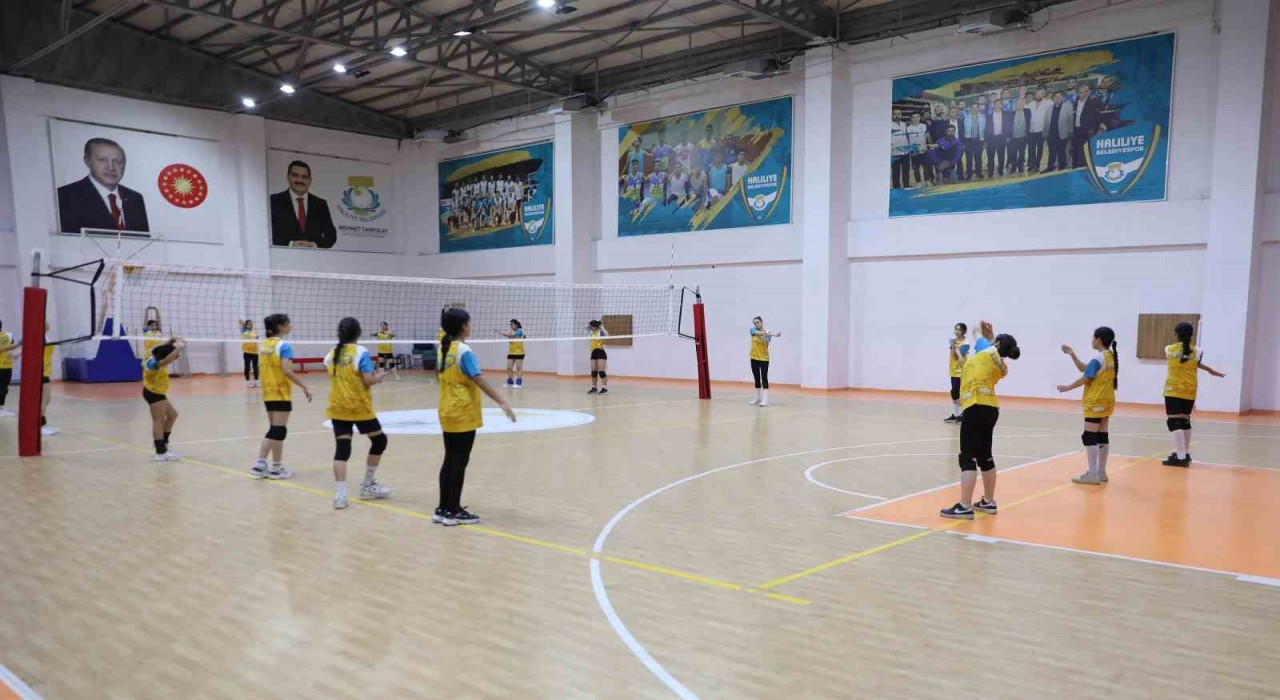 Haliliyenin spor kursları gençlere kapı açıyor