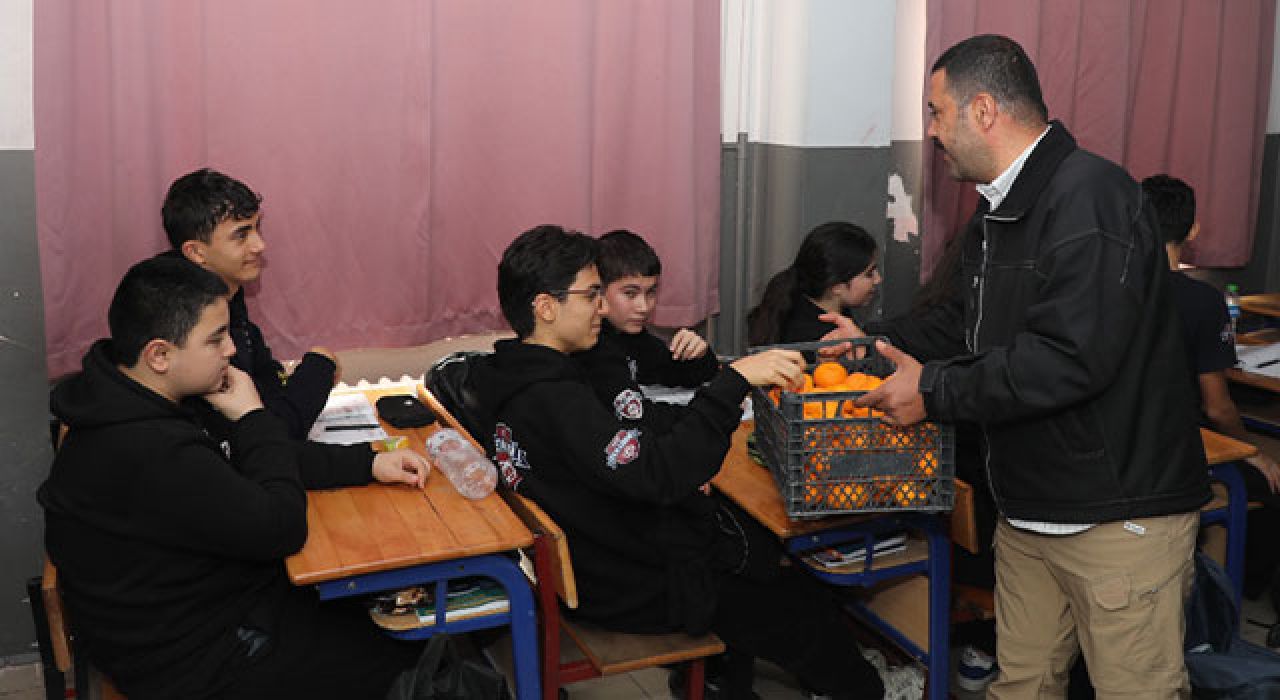 Hatay Büyükşehir Belediyesi 320 Ton Mandalina Dağıttı