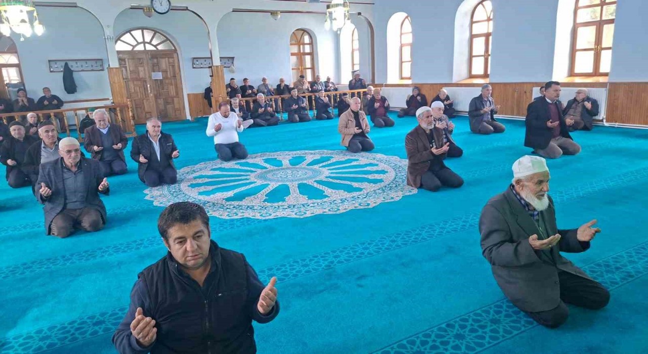 Hayatını kaybeden madenciler için Emet ve Hisarcıkta Mevlid-i Şerif okundu
