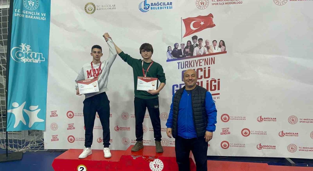 İhlas Koleji Güreş Takımı, İstanbul Şampiyonasında çifte başarıya imza attı