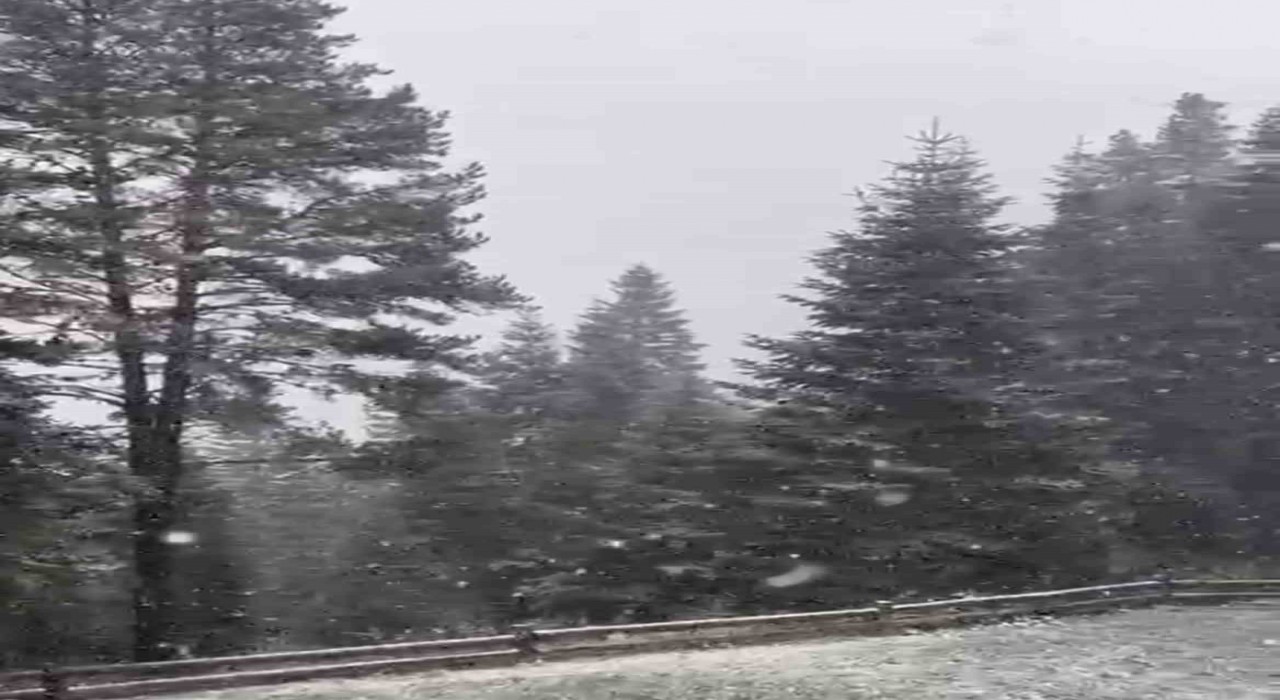Ilgaz Dağında kar yağışı etkili olmaya başladı
