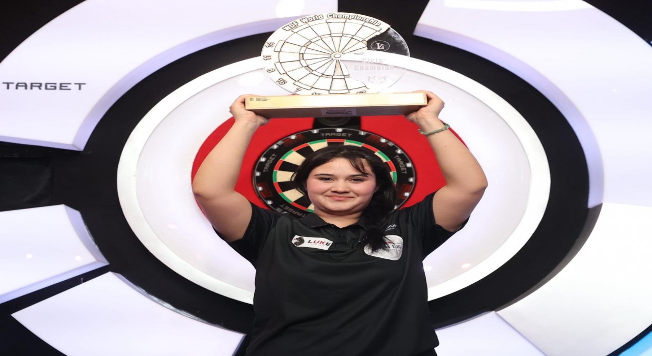 İngilterede fırtına gibi esen Denizlili Zehra dünya şampiyonu oldu