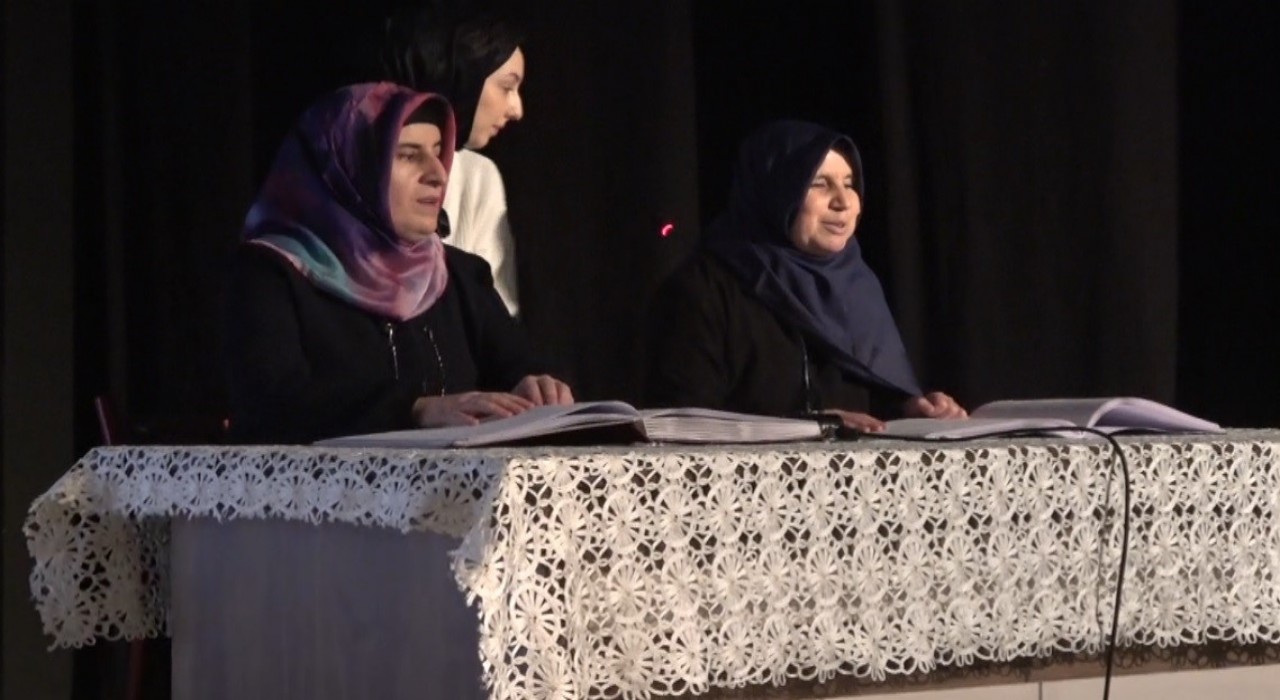 İşitme ve görme engelli öğrenciler Kuran tilaveti ve ilahilerle gönülleri fethetti