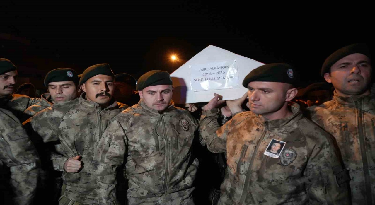 İstanbulda şehit düşen polis memurunun naaşı Samsuna getirildi