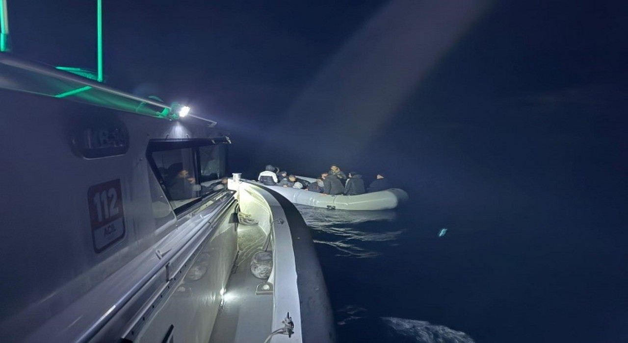 İzmirde açıklarında göçmen hareketliliği