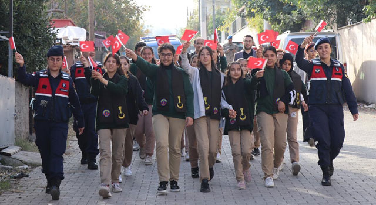 Jandarma Ekiplerinden Öğrencilere Mesleki Tanıtım Eğitimi