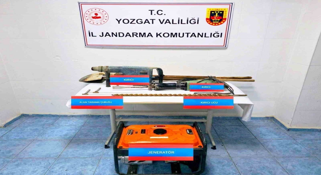 Kaçak kazı yapan 5 kişi suçüstü yakalandı