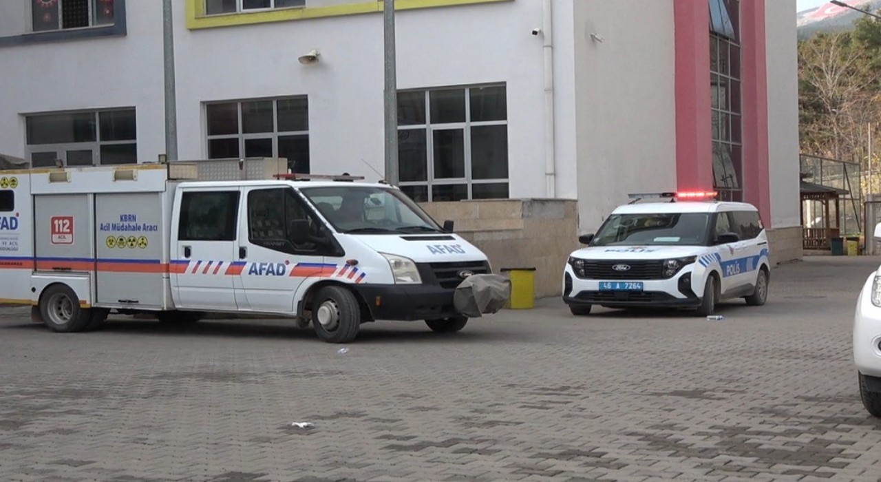 Kahramanmaraşta okulda koku paniği: Yaklaşık 17 öğrenci hastaneye sevk edildi