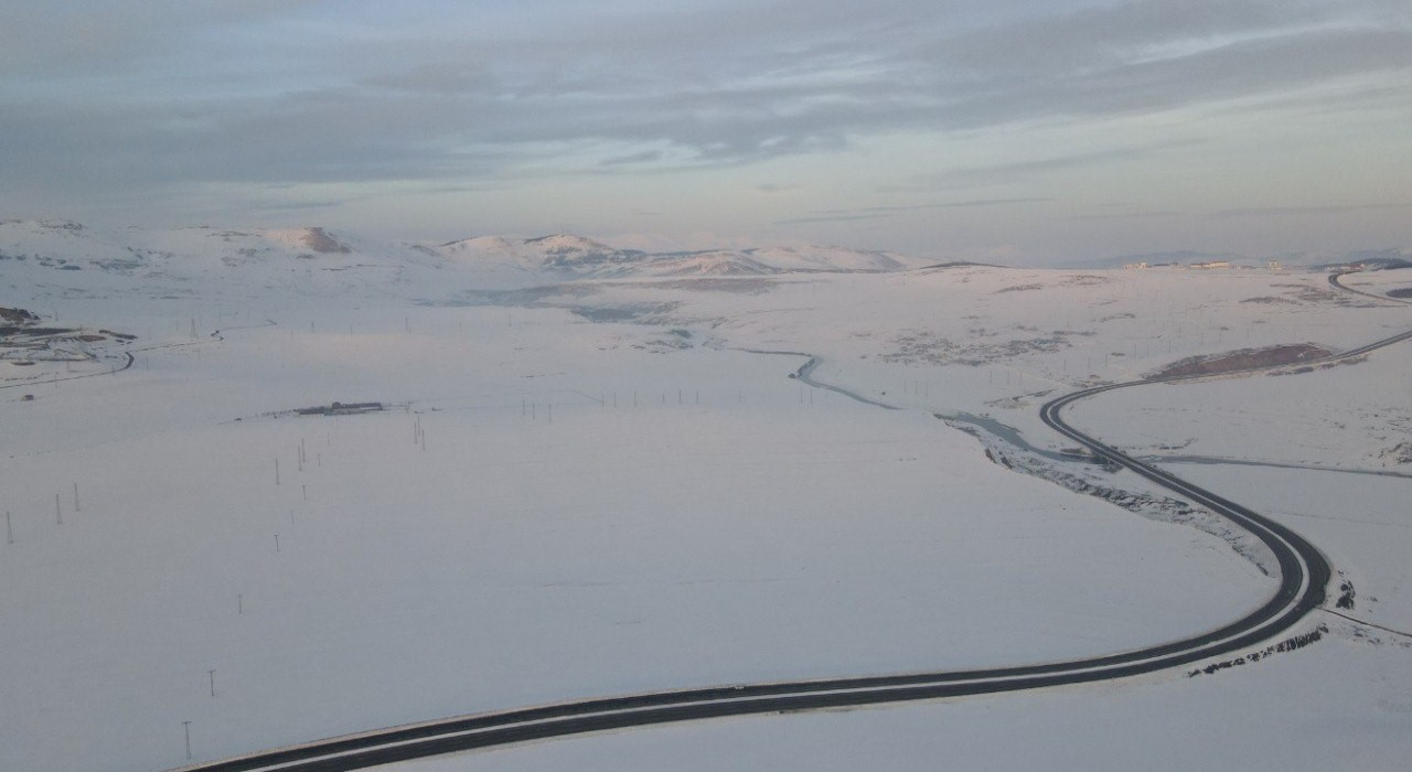 Kar yağışı sonrası kentte kartpostallık görüntüler oluştu