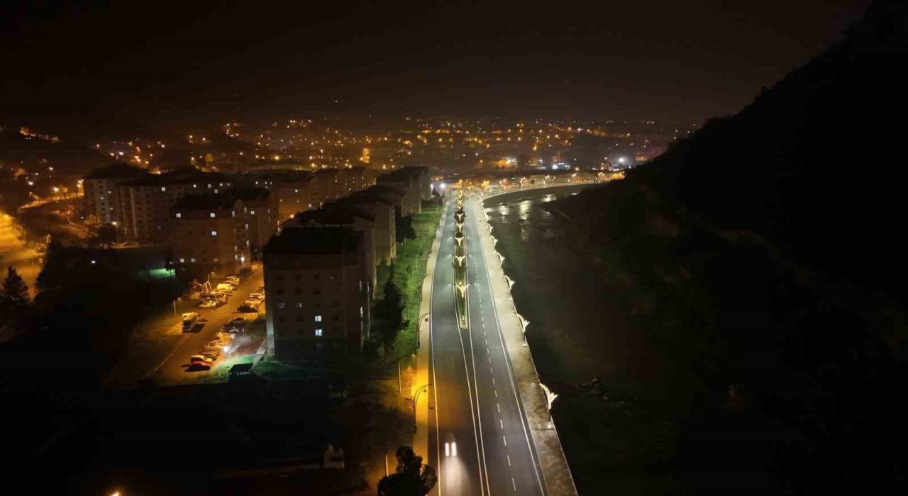 Karabükte Zonguldak ve Yenice caddeleri baştan sona yenilendi