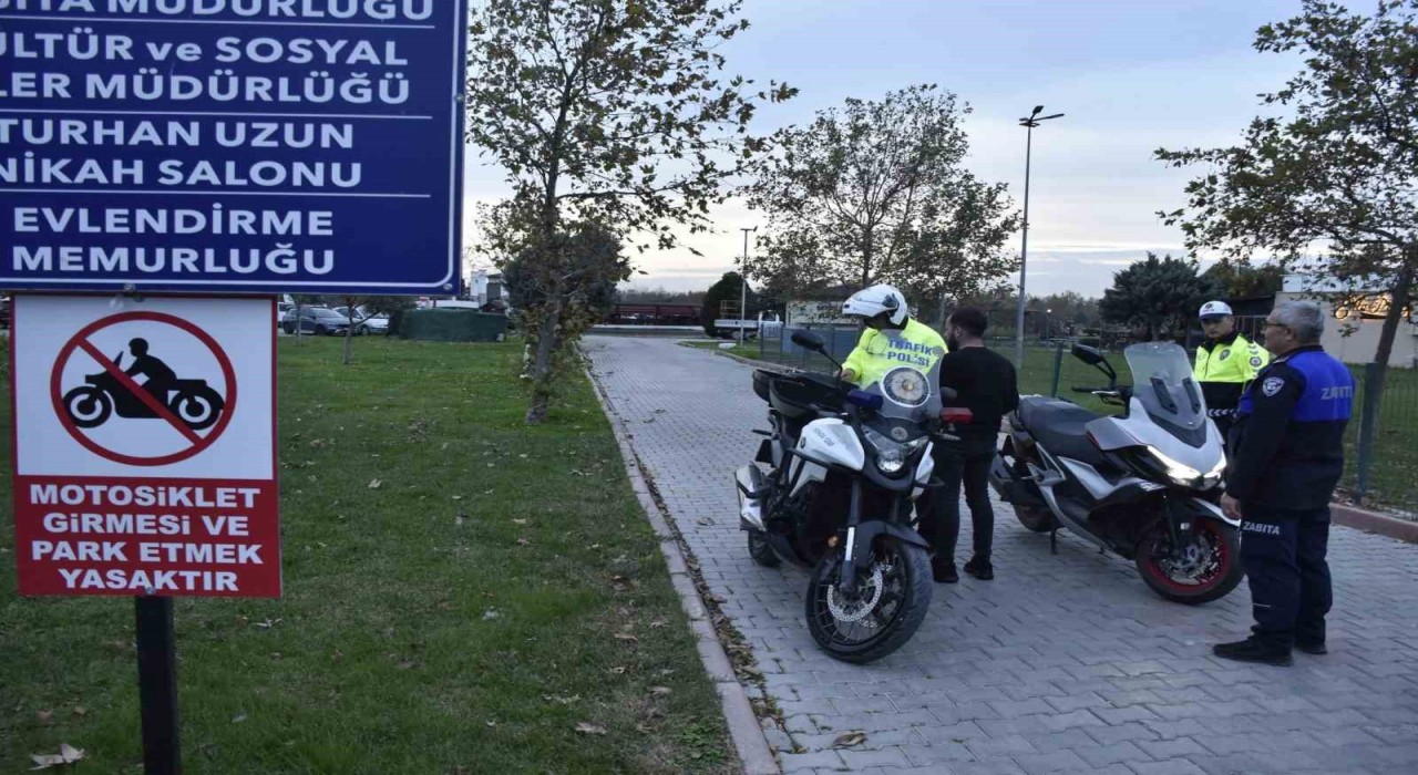 Karacabey Atatürk Kültür Parkına motosikletle giriş tamamen yasaklandı