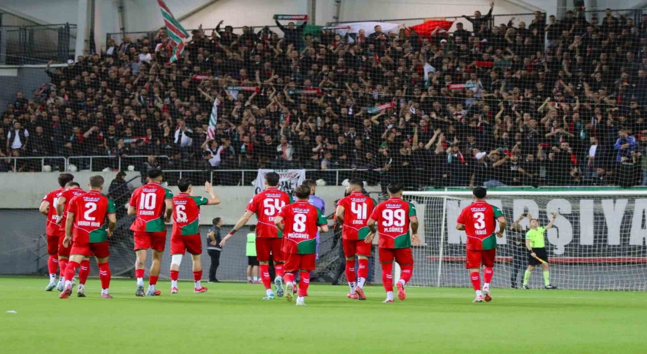 Karşıyaka, Eskişehirspor deplasmanında