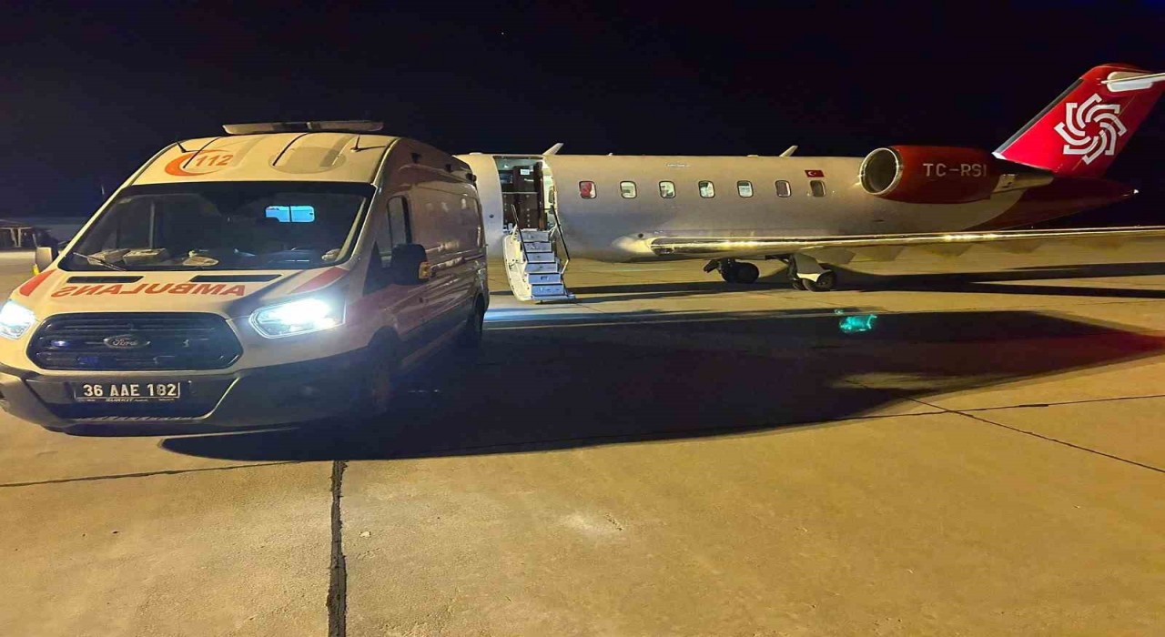 Karsta ambulans uçak 44 günlük bebek için havalandı