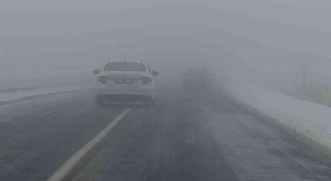 Karsta yoğun sis: Uçak seferleri iptal edildi