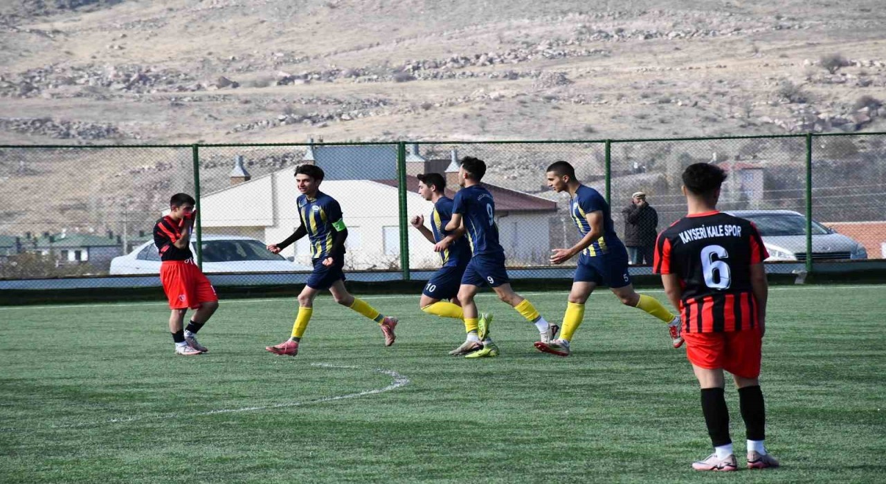 Kayseri U18 Ligi: Hacılar Erciyesspor: 1- Kalespor: 1