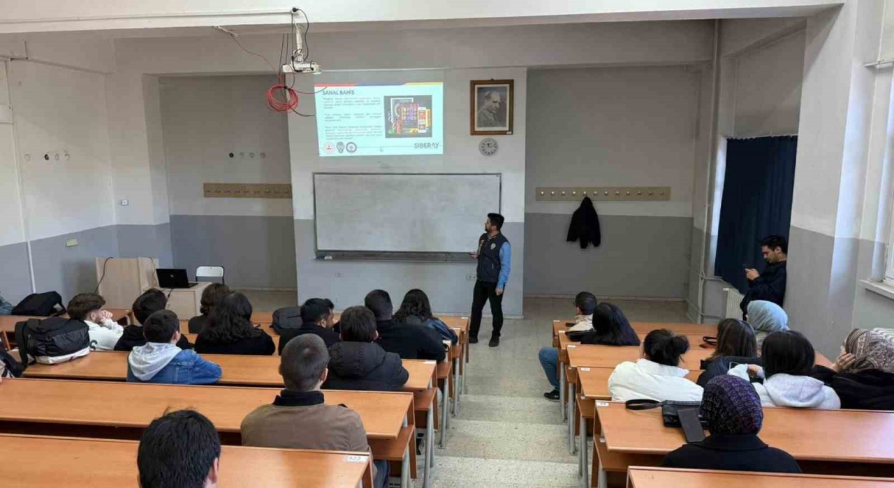 KBÜde öğrencilere internet bilinci ve siber riskler anlatıldı