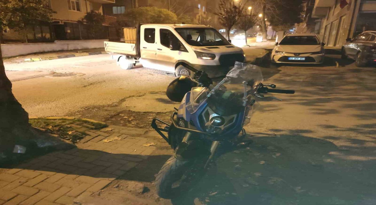 Keşanda kamyonete çarpan motosiklet sürücüsü yaralandı
