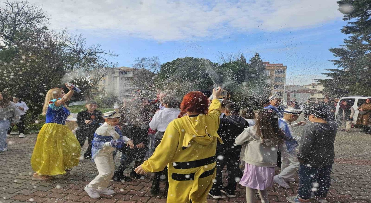 Kırklarelinde koruma altındaki çocuklara sünnet düğünü