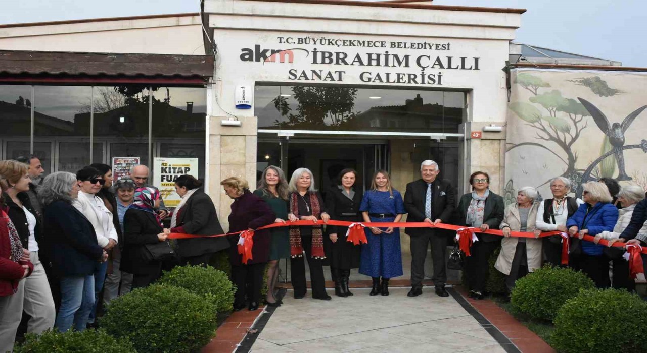 Koleksiyoner Ebru Turhanın sergisi, sanatseverleri doğayla buluşturdu
