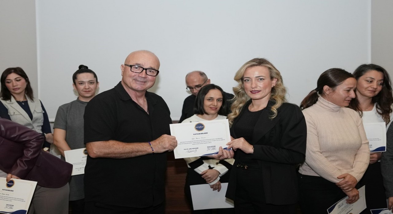 Konyaaltı Belediyesi yönetici kadrosuna liderlik eğitimi