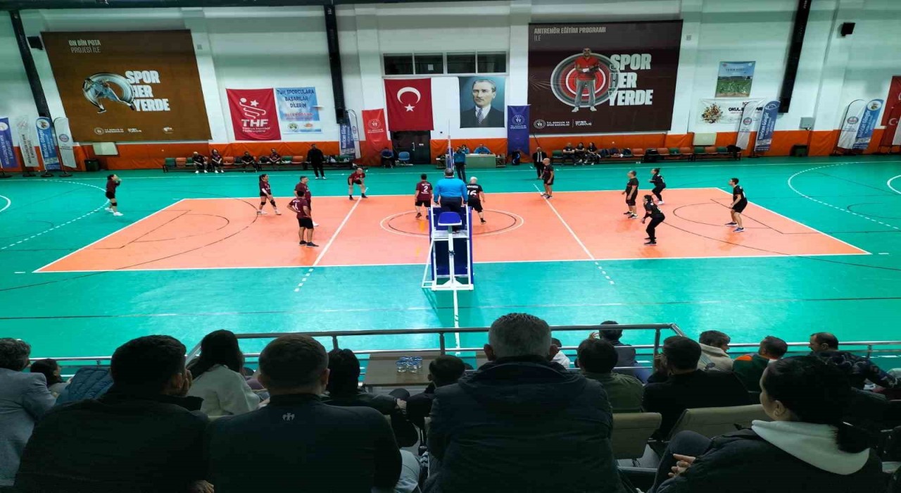Köyceğizde ödüllü Voleybol Turnuvası başladı